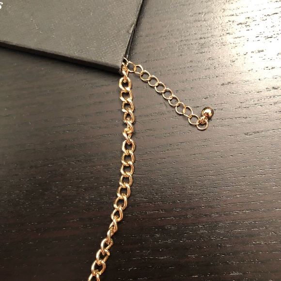 Free press necklace - Picture 7 of 8